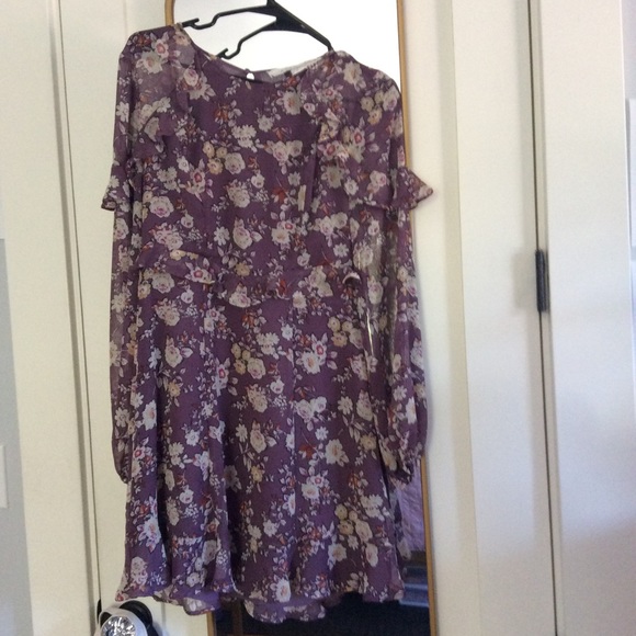 ASTR the Label dress with ruffle detail. - Picture 3 of 3